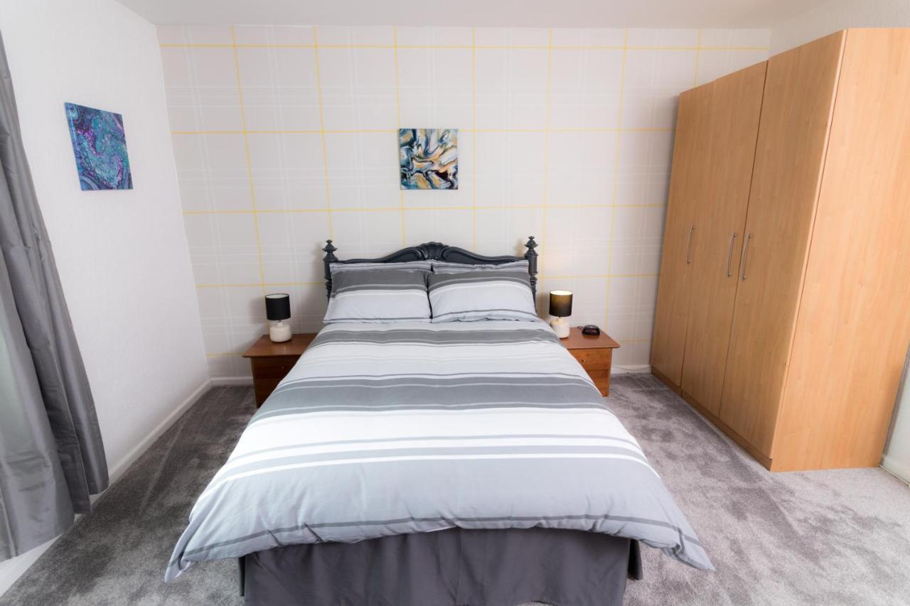 Entire House - 2 Bedroom - 3 Bed - Free Wifi - Tv Clayton-le-Moors Eksteriør billede