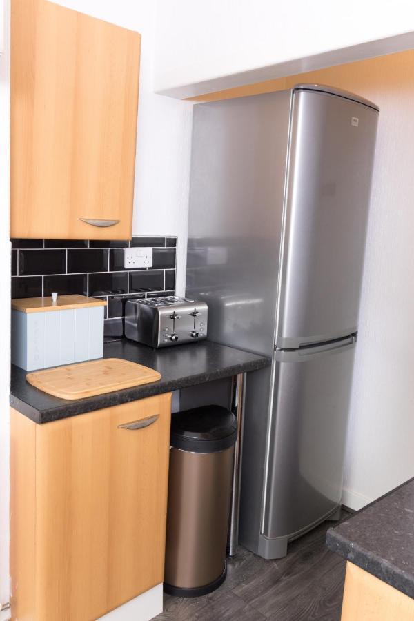 Entire House - 2 Bedroom - 3 Bed - Free Wifi - Tv Clayton-le-Moors Eksteriør billede