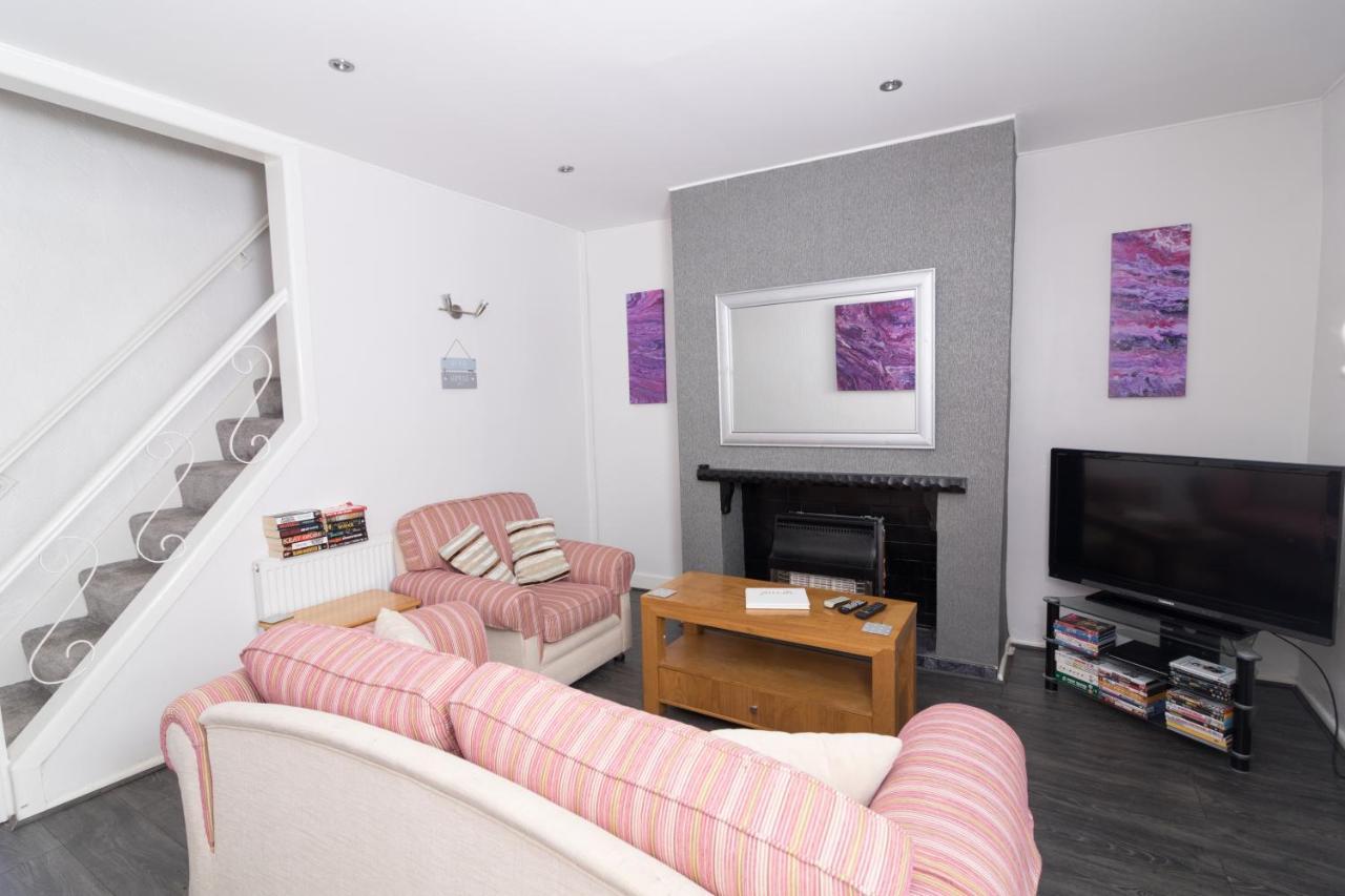 Entire House - 2 Bedroom - 3 Bed - Free Wifi - Tv Clayton-le-Moors Eksteriør billede