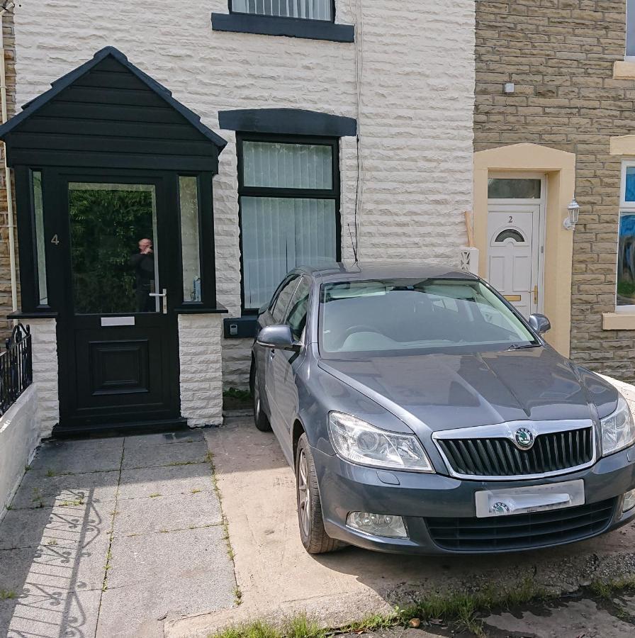 Entire House - 2 Bedroom - 3 Bed - Free Wifi - Tv Clayton-le-Moors Eksteriør billede